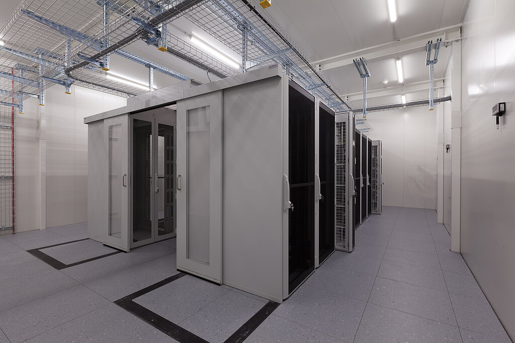 DC IT Room in Raum integriert. Offen, außen schwarz