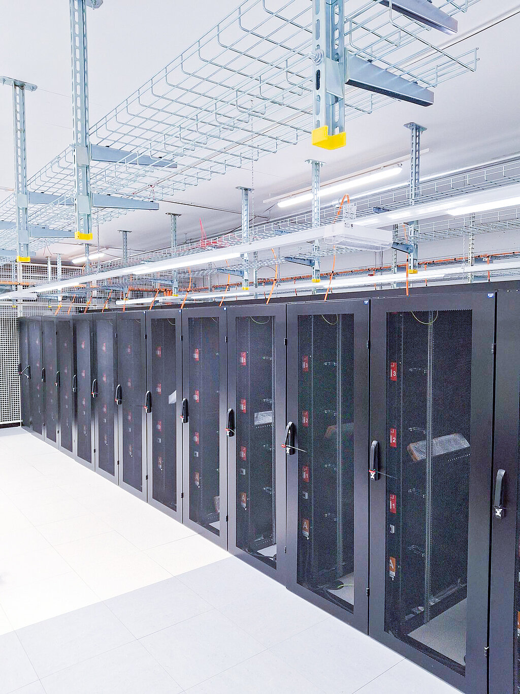 Racks des Rechenzentrums SWU, schwarz