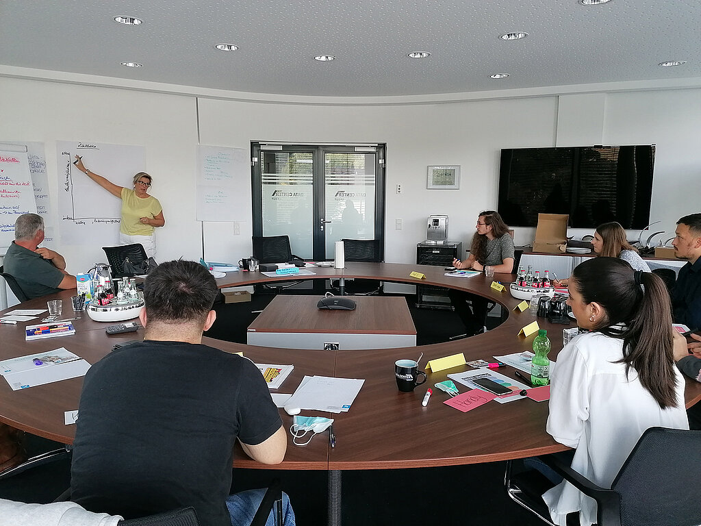 Menschen auf einem Seminar auf der Arbeit