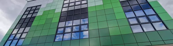 Vorderseite nexspace Rechenzentrum von unten, quer