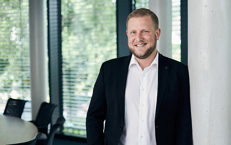 Florian Hammer (Area Sales Manager West / Mitte der Data Center Group)