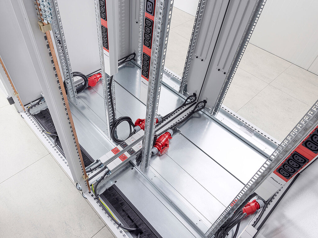 PDU strips, socket strips in the server rack