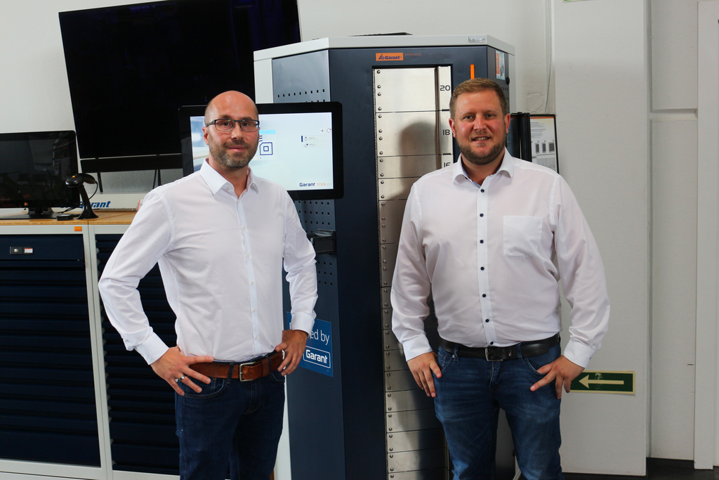 Michael Forschbach (Leiter IT der Gödde GmbH) und Florian Hammer (Area Sales Manager West/Mitte der Data Center Group)