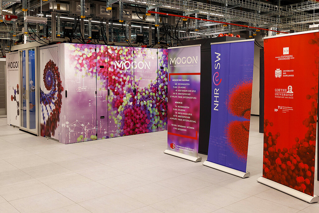View of the MOGON NHR Süd-West high-performance computers in the new JGU data center (photo: Stefan F. Sämmer)