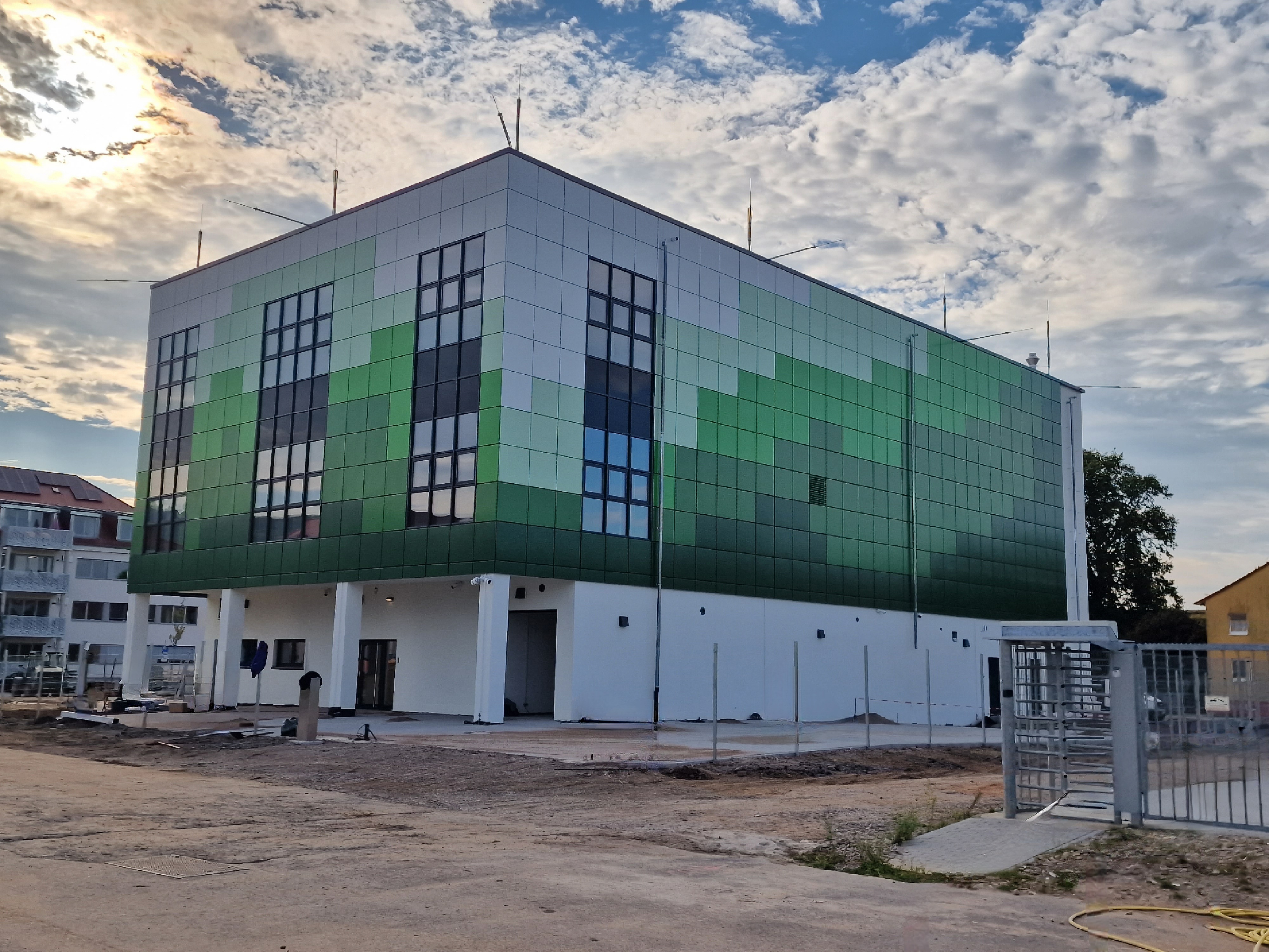 Data centre in Heidelberg with a green façade